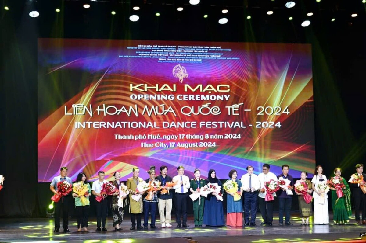 ОАЭ завоевали серебряную медаль на Международном фестивале танца