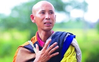 Vietnamese Monk Walks to India Barefoot for Enlightenment