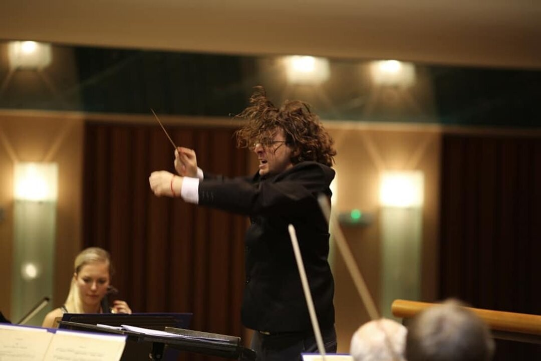 Аргентинский дирижер рассказывает об экономической ситуации в области искусства в разных странах