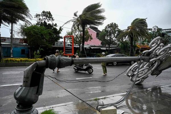 Typhoon Kalmaegi Hits Central Vietnam